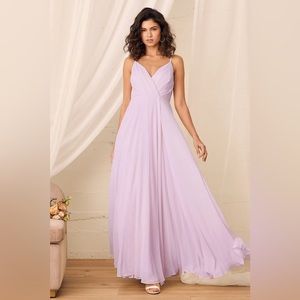 🚚 Moving sale 🚚 NWT Lulu’s All About Love lavender bridesmaids dress